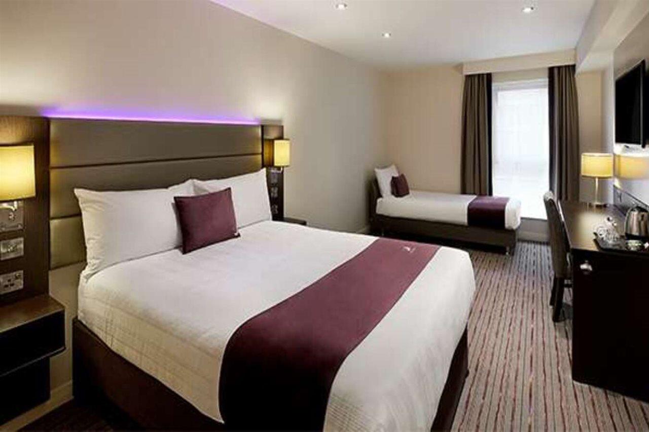 Premier Inn Oxford Kidlington Exterior photo